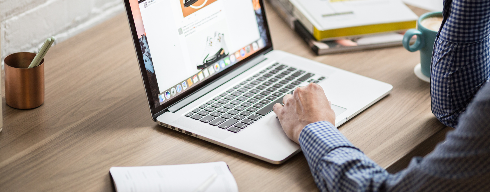 AI transforms supply chains from mass production to individual personalization, enabling true B2Me approach with real-time responsiveness and customer-centric operations.